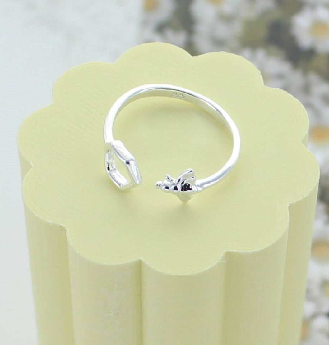 Bee and honeycomb adjustable ring. Sterling silver