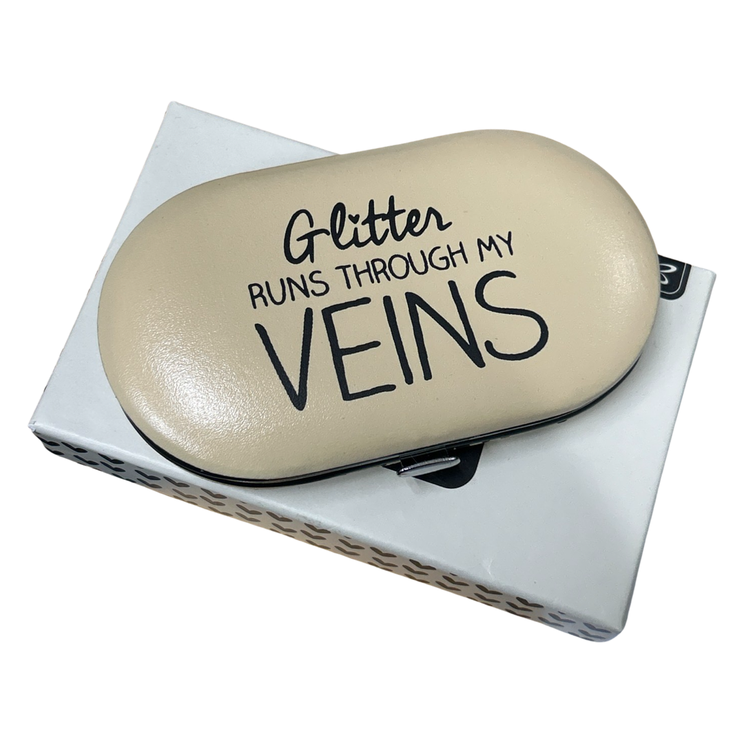 Glitter runs through my veins manicure set