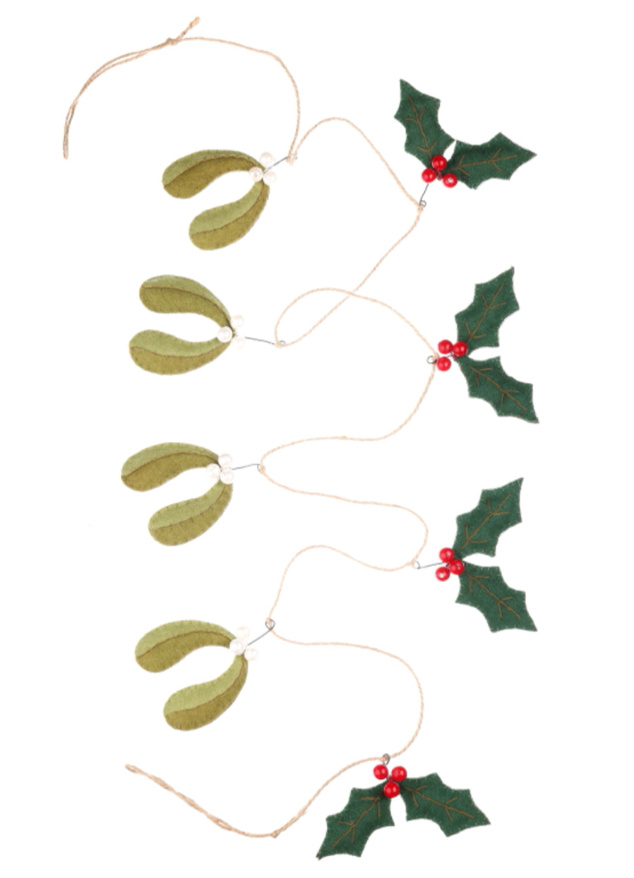 Felt Holly & Mistletoe Garland