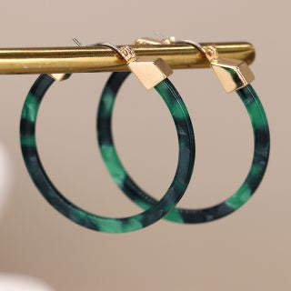 Malachite green resin and golden catch hoop earrings