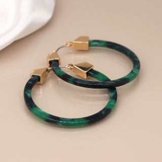 Malachite green resin and golden catch hoop earrings